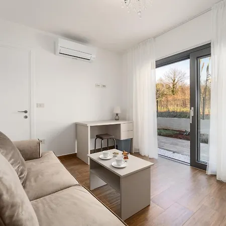 Esmeralda Two By Briskva ヴィラ