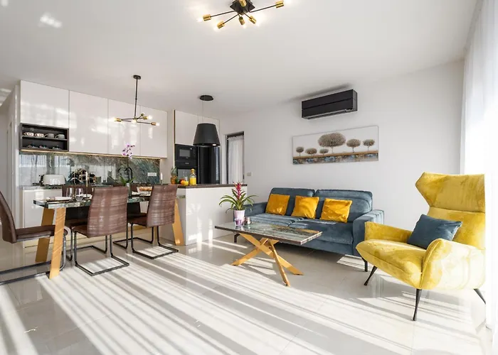 Esmeralda Two By Briskva Βίλα *