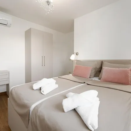 Esmeralda Two By Briskva