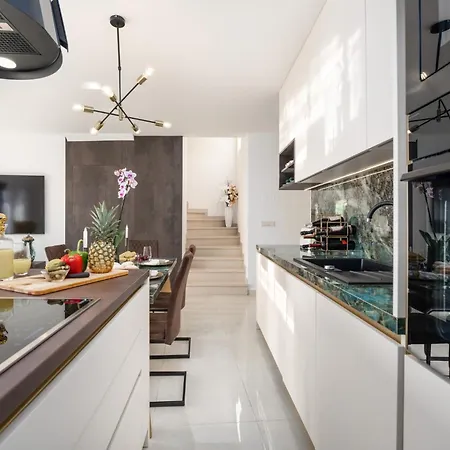 Esmeralda Two By Briskva *